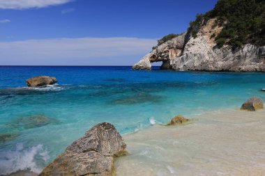 Sardunya, Mittelmeer, Insel, Strand, Bucht, Wasser, Meer, Sommer, Berge, Aussicht, Steilkueste