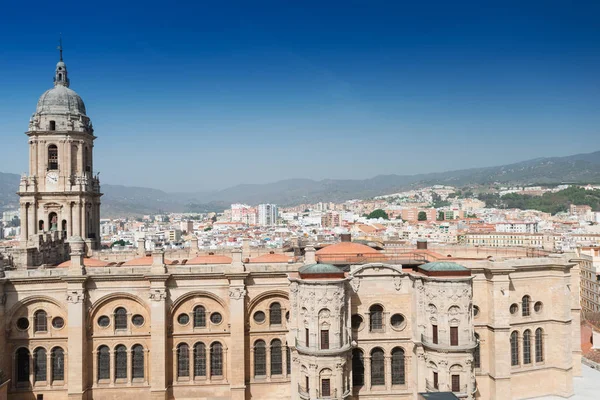 Berömda gamla katedral — Stockfoto