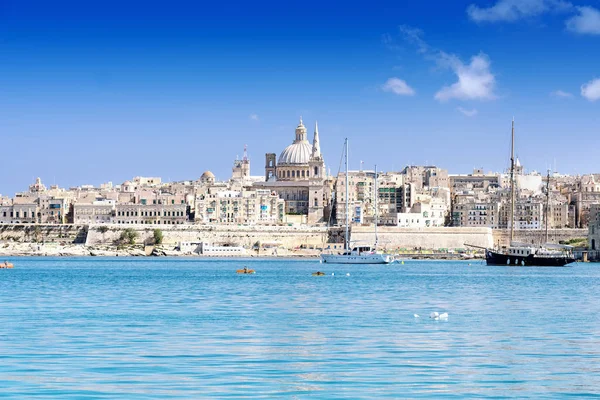 Valletta manzarası ile St. Paul Katedrali — Stok fotoğraf