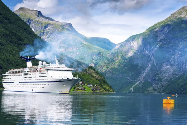 Cruise ship in fjord — Stock Photo, Image