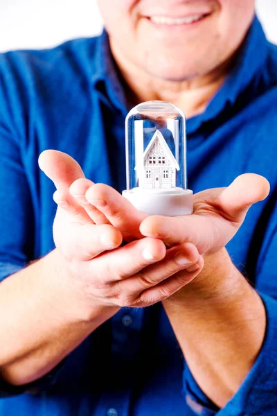 Mannen in bril en blauw shirt — Stockfoto