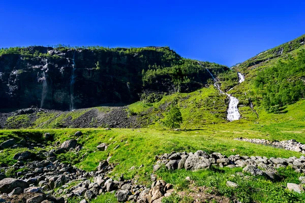 Paysage Norvégien Avec Cascade — Photo