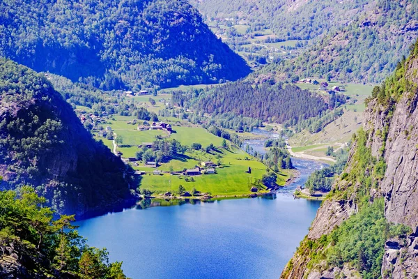 Granja Orilla Del Fiordo Noruega — Foto de Stock