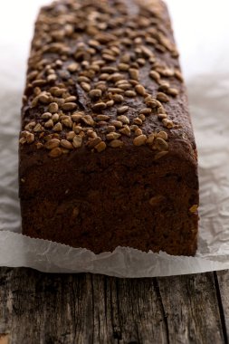 Ekmek kağıdında ve pansiyonda 