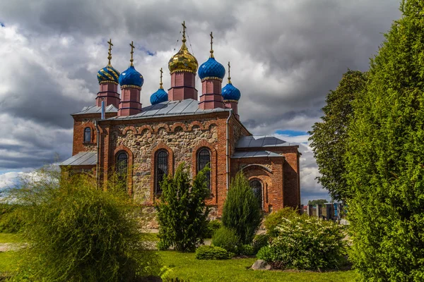 Церковь в городе Расоны — стоковое фото