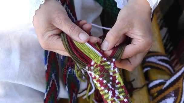 Creatividad nacional lituana. Cinturón de tejido . — Vídeos de Stock