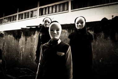 Halloween kavramı ve kitap kapağı fikirler gençlerin grup