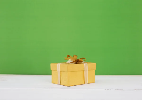 Подарочная коробка украшения для сезонных праздников концептуальный фон — стоковое фото