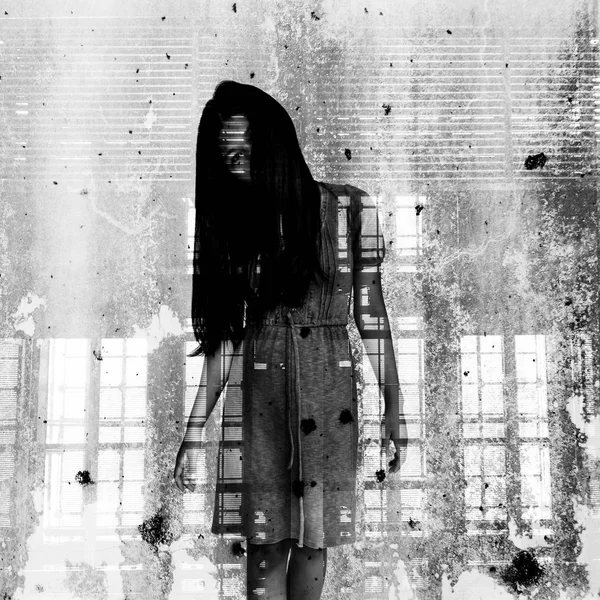 Ghost girl in grunge background — Stock Photo, Image