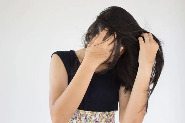 Mujer asiática cuidado del cabello, concepto de estilo de vida belleza mujer —  Fotos de Stock