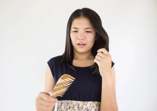 Mujer asiática cuidado del cabello, concepto de estilo de vida belleza mujer —  Fotos de Stock