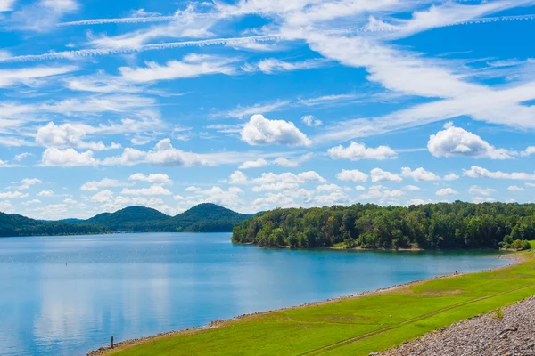 Sommertag am See. — Stockfoto