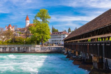 Şehir Merkezi Thun, İsviçre eski ile ahşap br kaplı.
