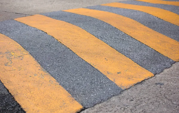 Choque de velocidad de seguridad de tráfico en la carretera —  Fotos de Stock