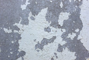 Beton duvardaki eski çatlak boya.