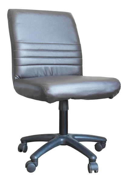 Krzesło biurowe skórzane na białym tle na białym ze ścieżką przycinającą — Zdjęcie stockowe