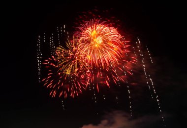 Fireworks uygulamasında karanlık gökyüzü arka plan