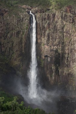 Sabah ışık Avustralya şelale