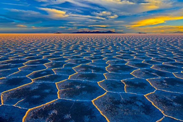 Bolivijské solné pouště západu slunce měkké světlo — Stock fotografie