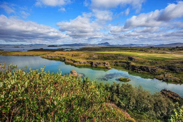 Lake Myvatn - Kuzey İzlanda turlar bu büyülü volkanik konuma — Stok fotoğraf