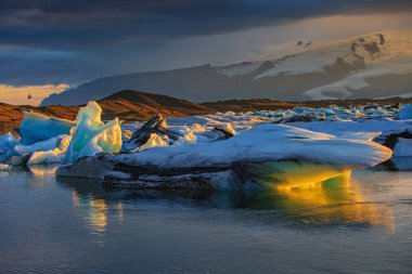 Grand Skaftafellsjokull south Iceland içinde yer alan ana Çevreyolu görülebilir buzul var. Bu buzul Interstellar bilim-kurgu film konumu bir buz gezegeni olarak yapıldı..