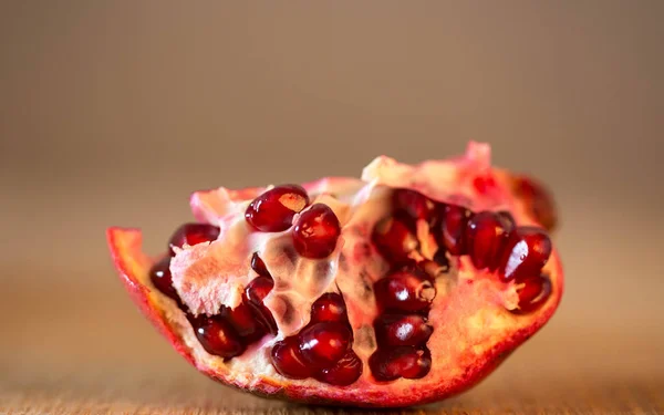 Red pomegranate closeup — Stock Photo, Image