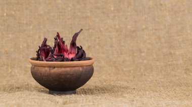 Kırmızı ve güzel kokulu hibiscus çay yaprakları