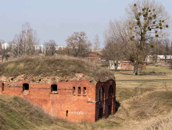 Antico edificio in mattoni rossi — Foto Stock