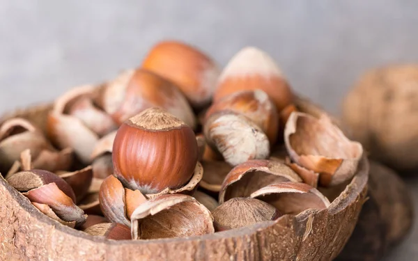 A few old nuts — Stock Photo, Image