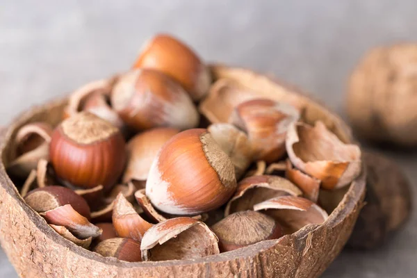 A few old nuts — Stock Photo, Image