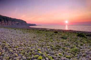 pembe ve mor gün batımı 