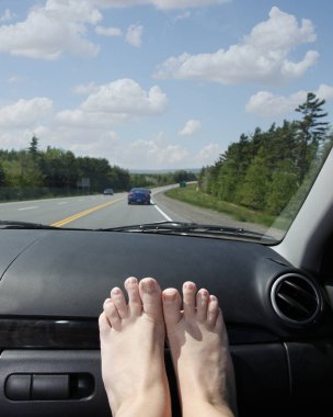 Pano tatil veya yol gezisinde ayağa 