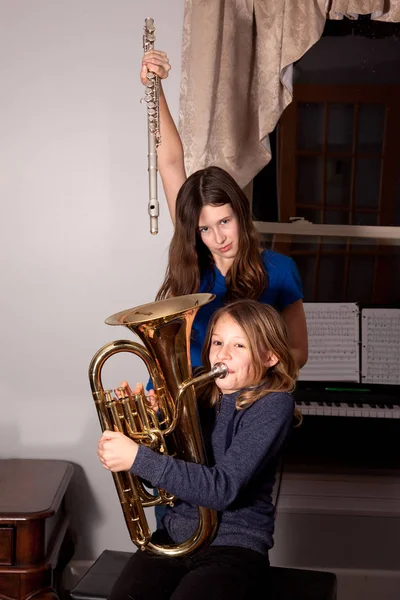 Musicians goofing around — Stock Photo, Image