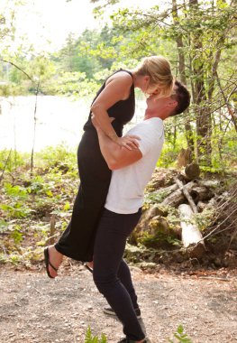 aşk ve eğlence ormanda