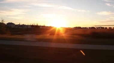 Gün batımında banliyölerinde Edmonton Alberta