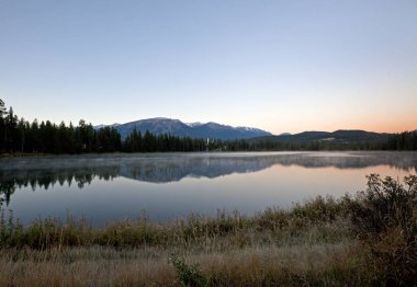 Fairmont jasper lodge Gölü 