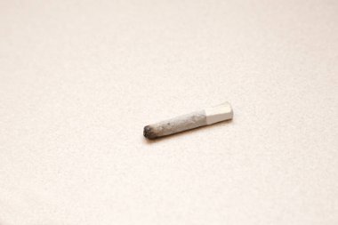 Esrar ortak yarım füme 