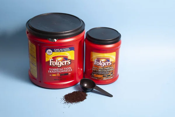 Halifax Canadá Abril 2020 Contenedores Rojos Café Marca Folgers Una Imagen De Stock