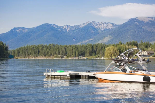 Beautiful Summer Scene Motor Boat Parked Boat Dock Beautiful Scenic — Stock Photo, Image