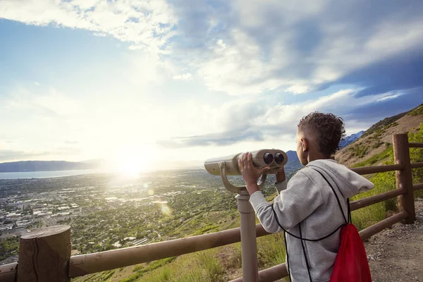 Young Boy Looking Out Binoculars Mountain View City Hiking Mountain — Stock Photo, Image