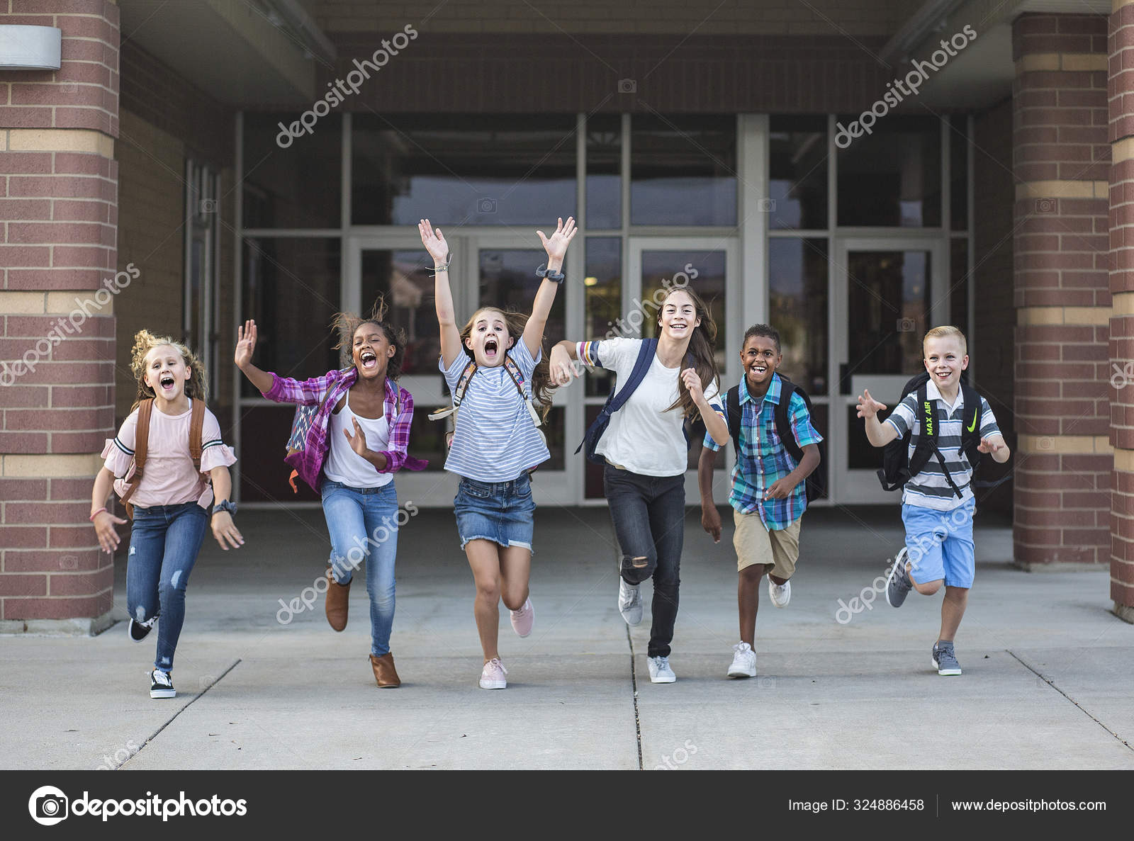 Group School School Kids Running Leave School Building Back School Stock  Photo by ©yobro10 324886458