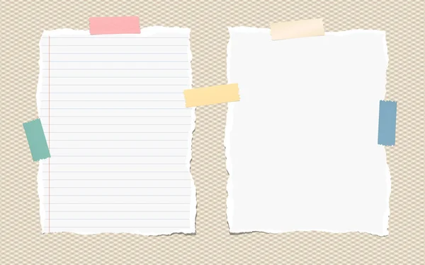 Trozos de nota blanca desgarrada, hojas de papel de cuaderno con adhesivo colorido, cinta adhesiva pegada sobre fondo marrón — Vector de stock