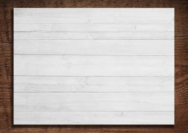 Белые деревянные доски, рекламный щит закреплен на коричневой доске — стоковое фото