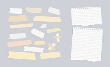 Yapışkan, yapışkan maskeleme bandı, not kağıdı yırtık gri arka plan üzerinde sıkışmış