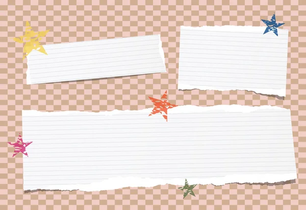 Witte opmerking, notebook, beurt papier stroken geplakt op bruin gekwadrateerde achtergrond met kleurrijke sterren. — Stockvector