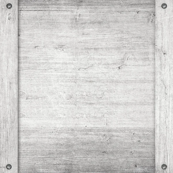 Сторона белого деревянного ящика, коробки или рамы с винтами — стоковое фото
