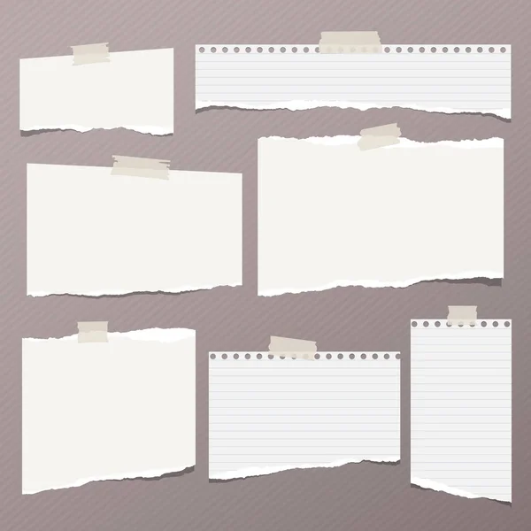 Weiß gerissene linierte Notiz, Notizheftpapier für Nachricht oder Text mit Klebeband auf braunem Hintergrund geklebt. — Stockvektor