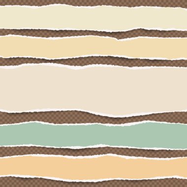 Parçaları sökük renkli boş Not, kahverengi kare zemin üzerinde sıkışmış defter kağıt şeritler