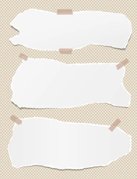 Roztrhané bílé Poznámka, proužků papíru notebook s lepící páskou na čtvercové hnědé pozadí. — Stockový vektor