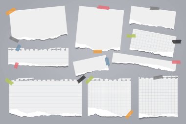 Beyaz yırtık, yırtık, çizgili notlar, yumuşak gölgeli defter kağıtları metin için kare arkaplanda. Vektör illüstrasyonu